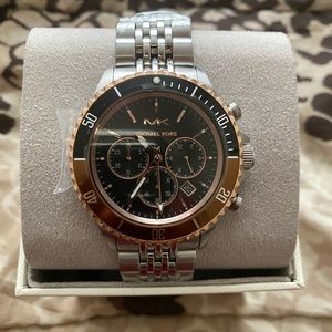 MIcheal Kors Watch in Season and New With The Tags
